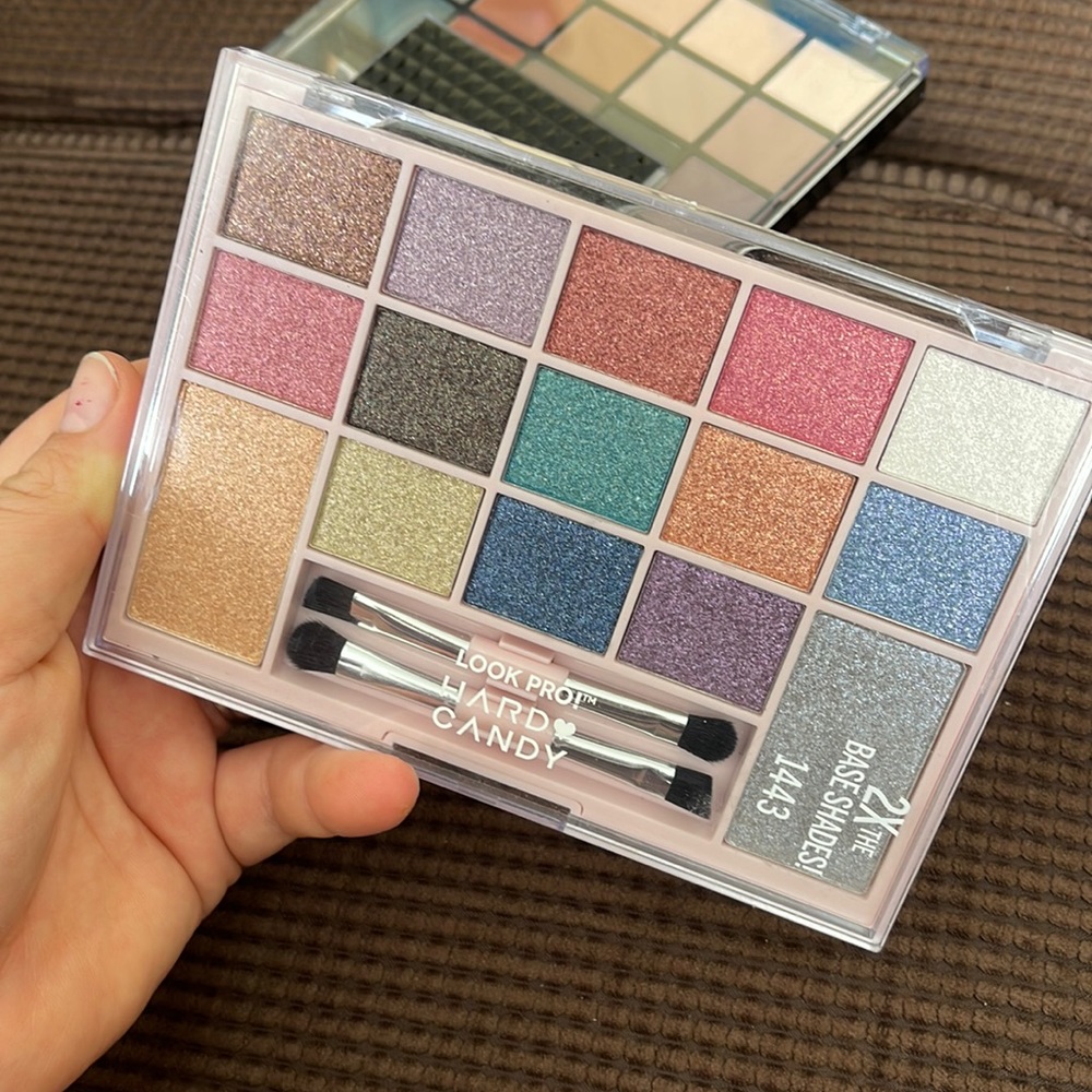 BRAND NEW EYE SHADOW PALETTE!